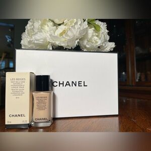 NIB- B10 CHANEL Les Beiges Healthy Glow Foundation Hydration Longwear